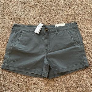 NWT American Eagle Midi Chino Shorts